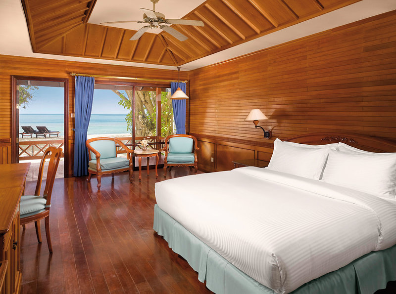 Royal Island Resort & Spa 4*