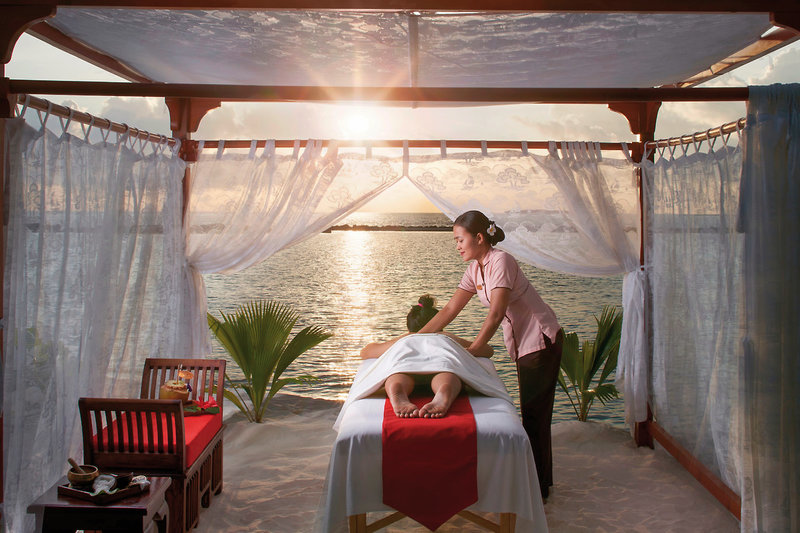 Royal Island Resort & Spa 4*